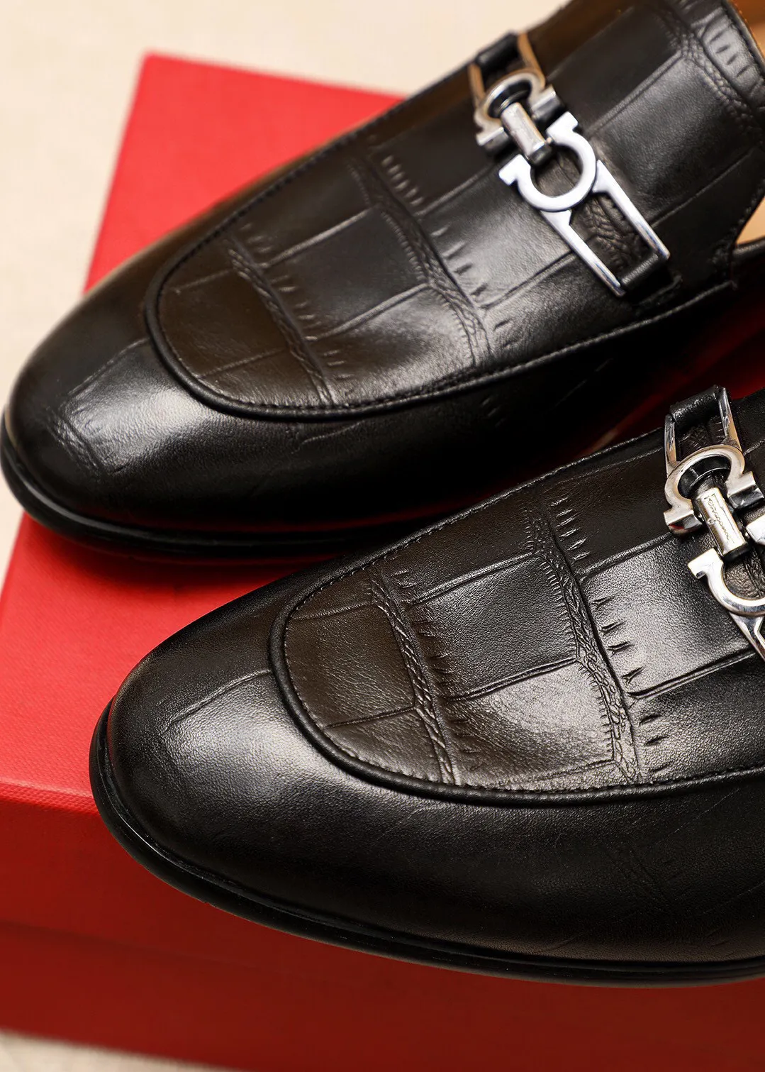 Men's shoes 💰480 💐[Ferragamo/Ferragamo] (high-end Niuli) New 🐲Ferragamo* Ferragamo classic formal leather shoes! The upper is made of imported first-layer cowhide and the upper is made of comfortable first-layer cowhide leather lining! Original wear-resistant rubber outsole! High quality products! Code number 38-44 (45🉑️customized)